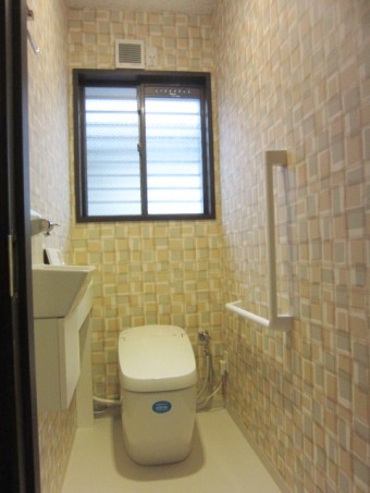 サティスGタイプリトイレ手洗いカウンター付きにお取替え